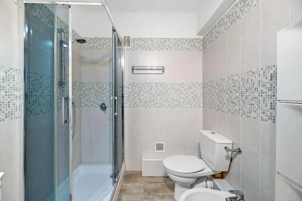 Le Landelle - Centre- Climatisation -Proche Gare Sncf Apartment Menton France